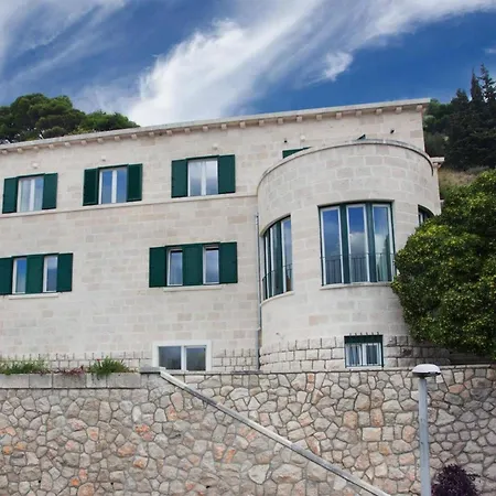 Luxury Castello With Pool & Sauna *